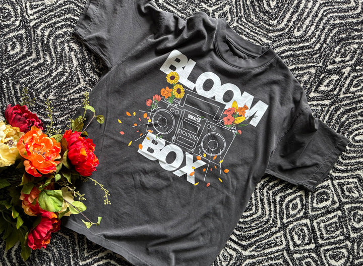 BLOOM BOX TEE